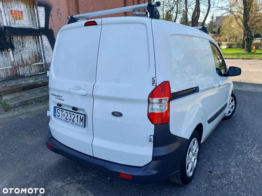 Ford COURIER - 15