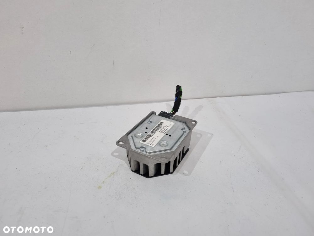 MERCEDES W211 W212 W218 WZMACNIACZ HARMAN A2188201100 - 3