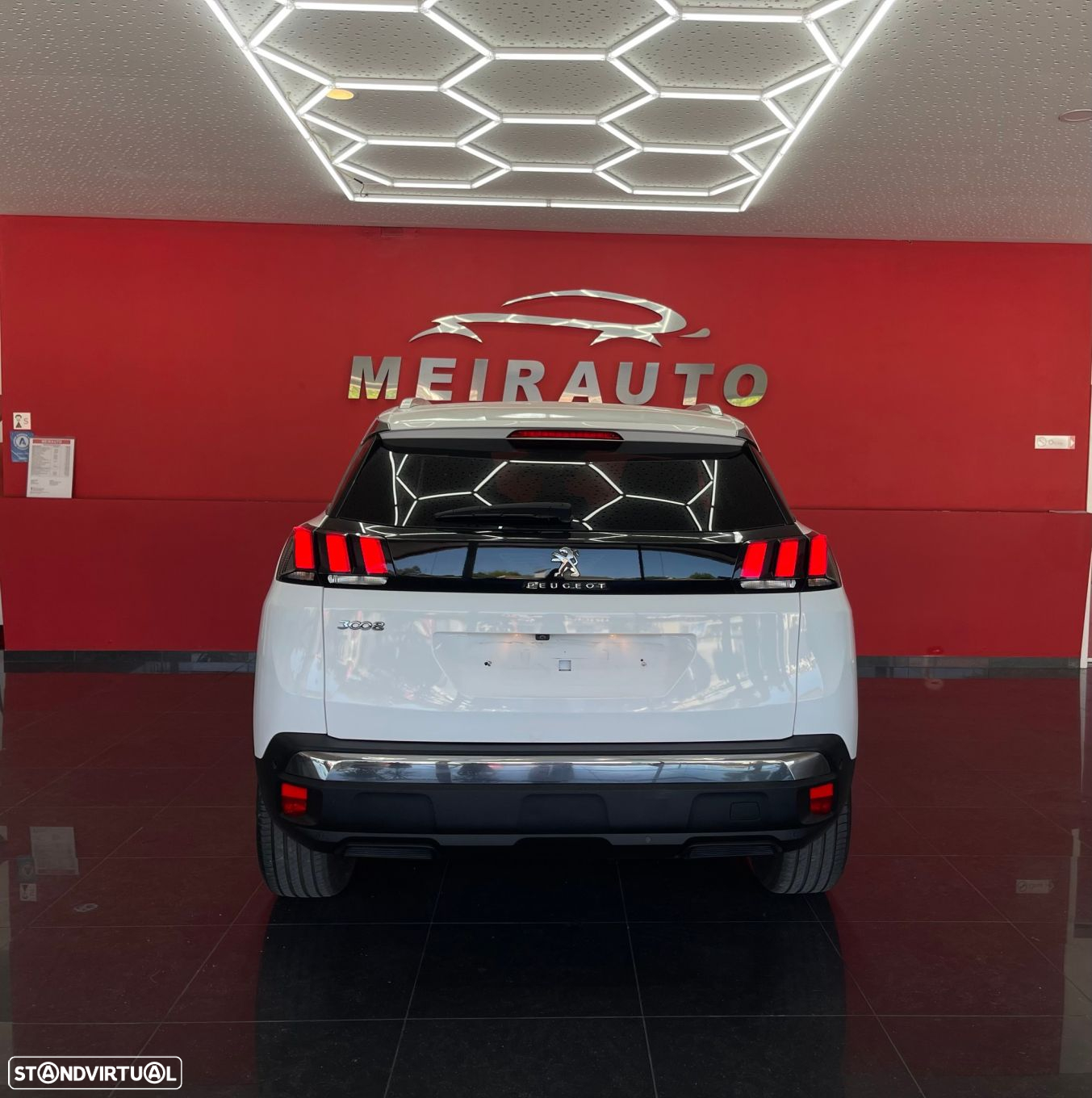 Peugeot 3008 1.5 BlueHDi Allure Pack EAT8 - 4