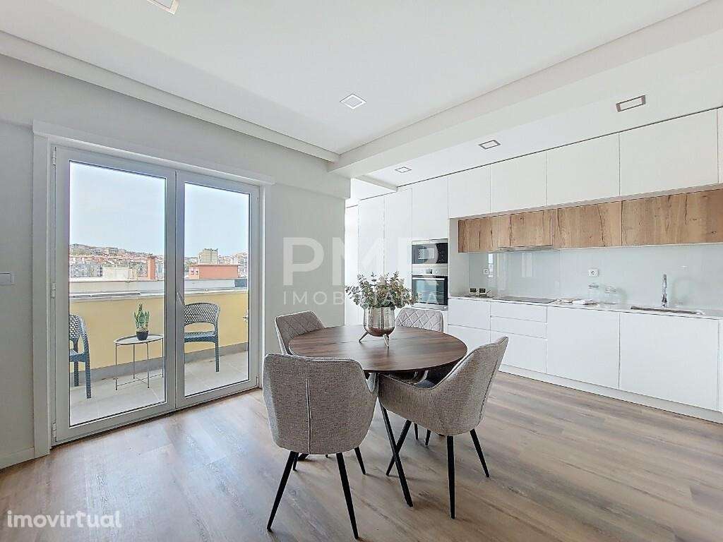 T3 remodelado com vista panorâmica e excelente luminosidade em Benfica - Grande imagem: 5/16