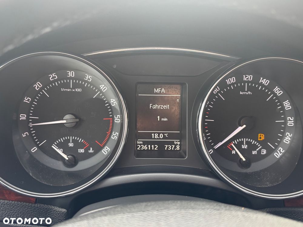 Skoda Superb 2.0 TDI Elegance DSG - 15