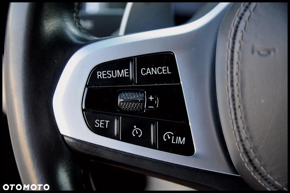 BMW Seria 8 840i - 34