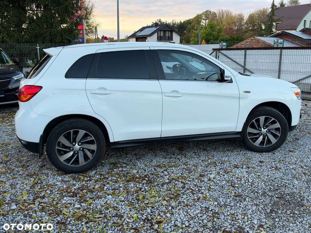Mitsubishi ASX - 10