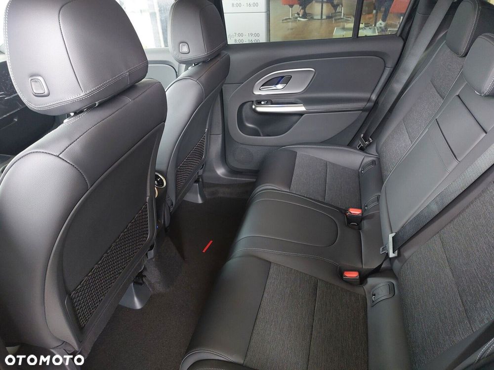 Mercedes-Benz GLB - 9