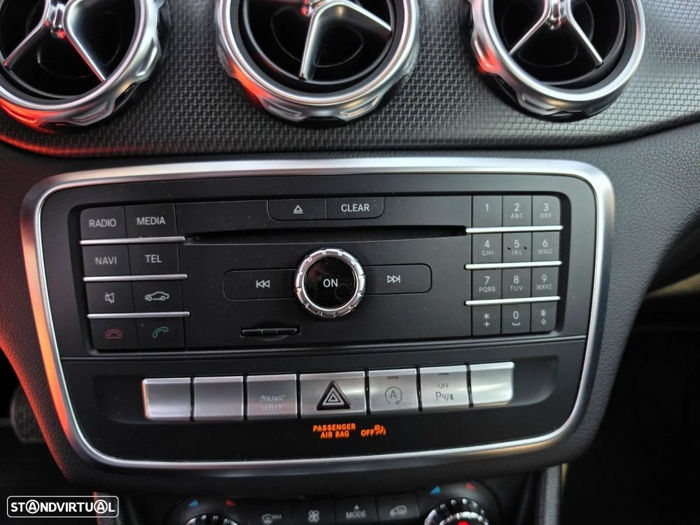 Mercedes-Benz GLA 180 d Aut. - 24