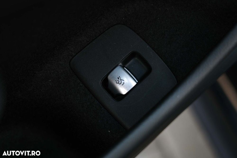 Mercedes-Benz E - 12