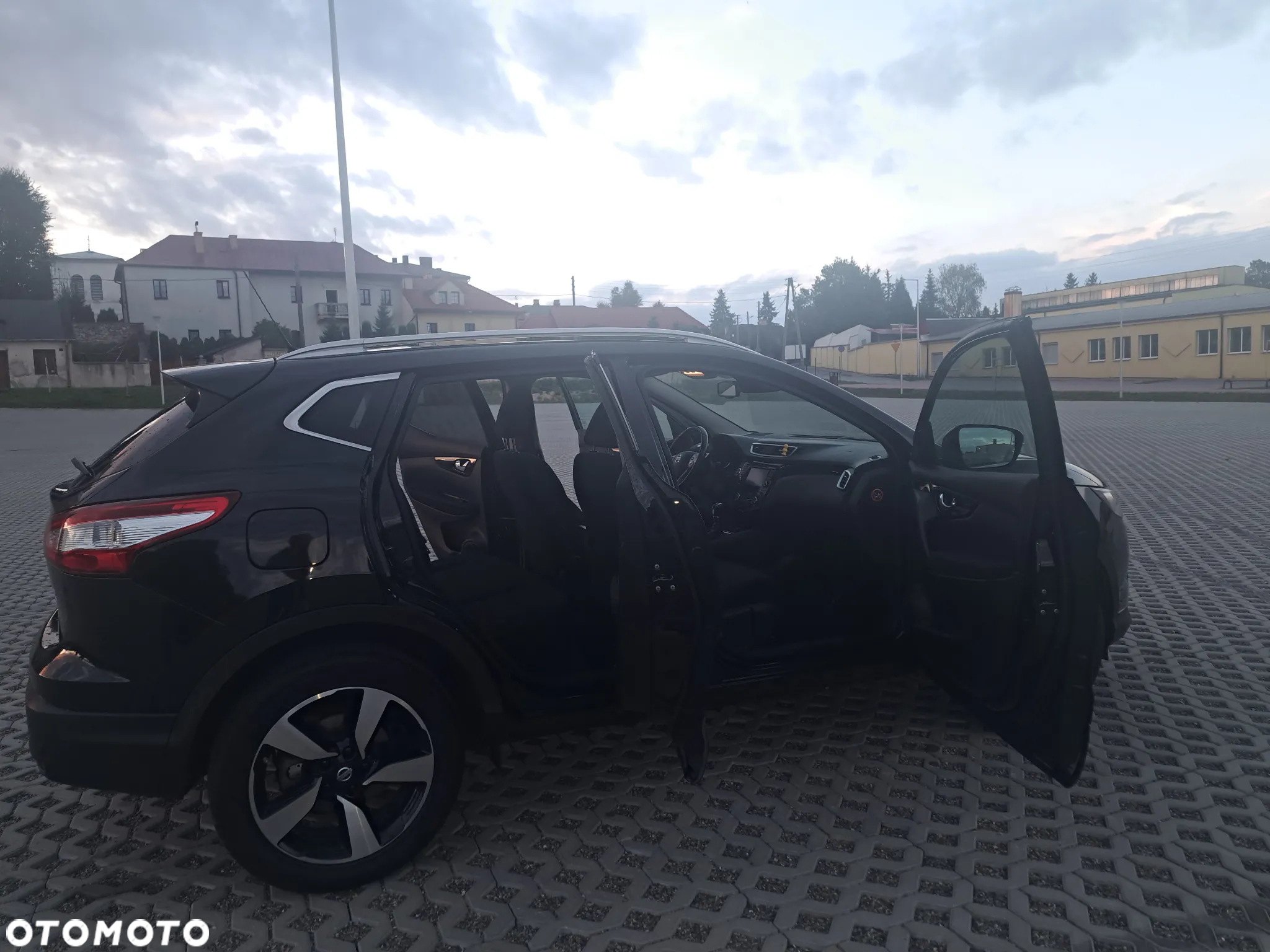 Nissan Qashqai 1.2 DIG-T N-Connecta EU6 - 13