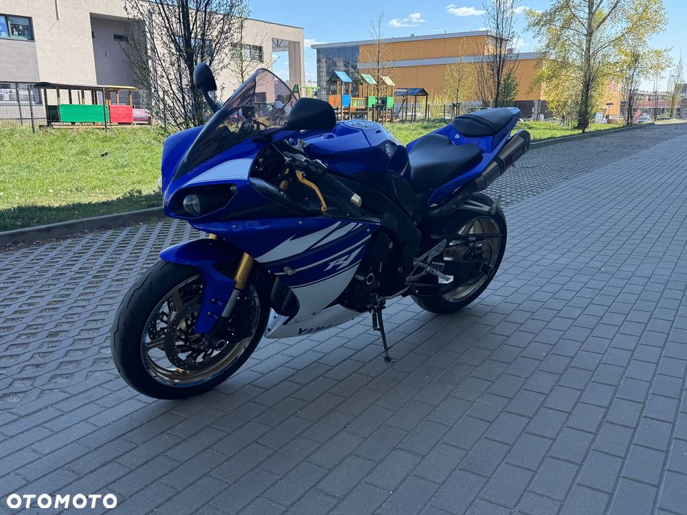Yamaha R1 - 19