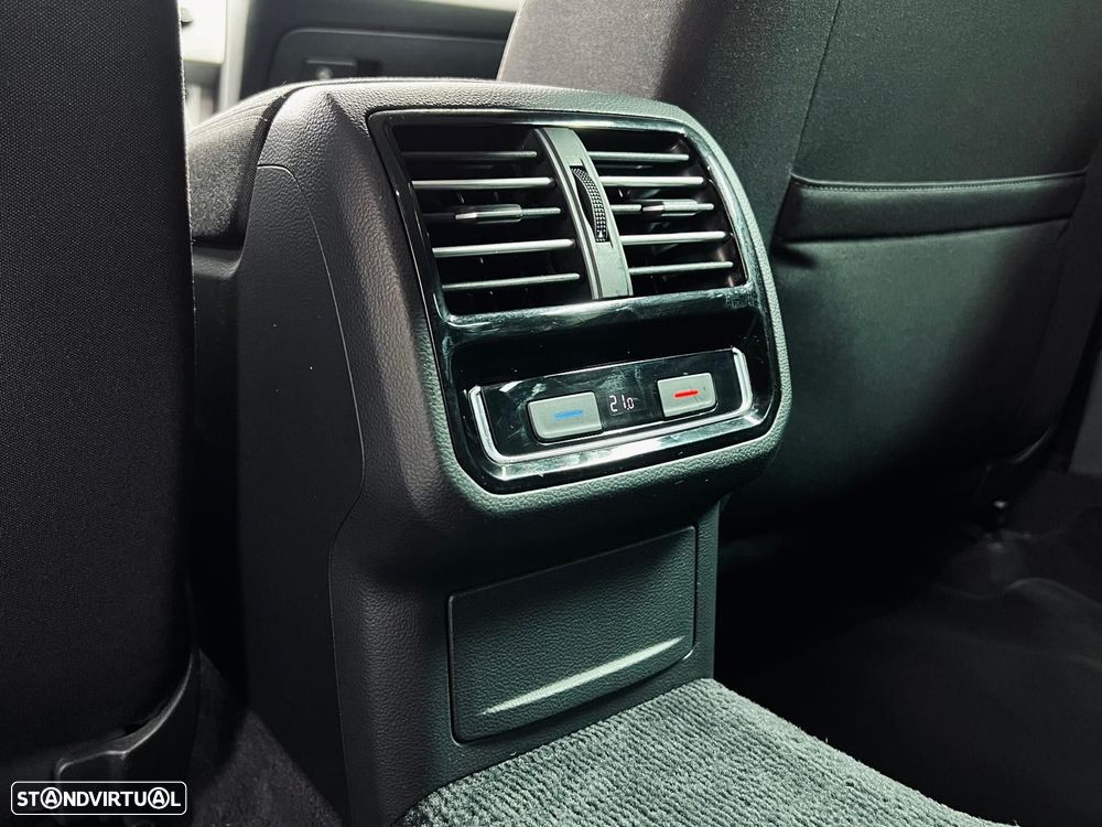 VW Passat 1.6 TDI DSG - 37