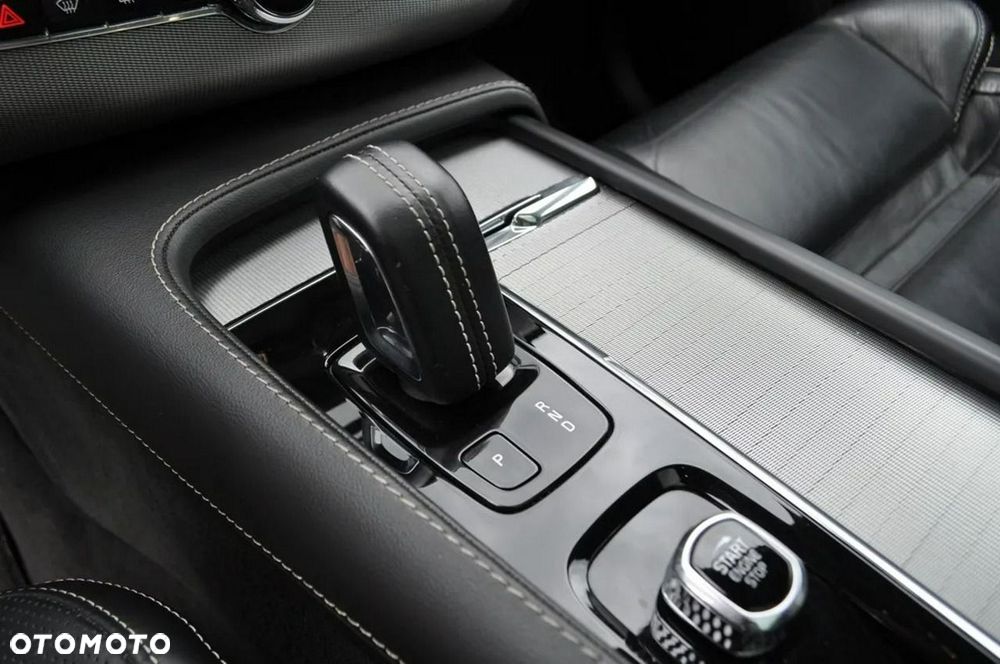 Volvo XC 90 T8 AWD Plug-In Hybrid R-Design 7os - 20