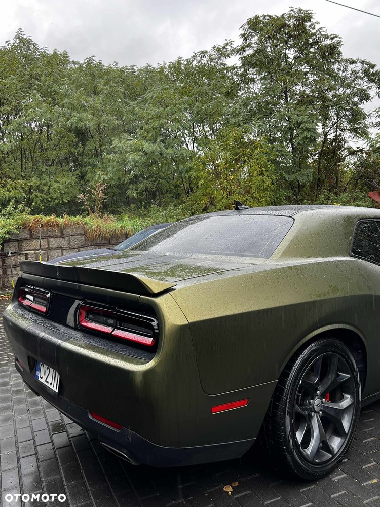 Dodge Challenger - 4