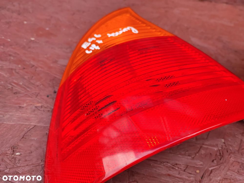 BMW E46 ORYGINALNE LAMPY TYŁ DO NADWOZIA TOURING / KOMBI Z POMARAŃCZOWYM KIERUNKIEM LEWA / PRAWA O NR. 6 928 385 / 8 368 757 OEM - 5