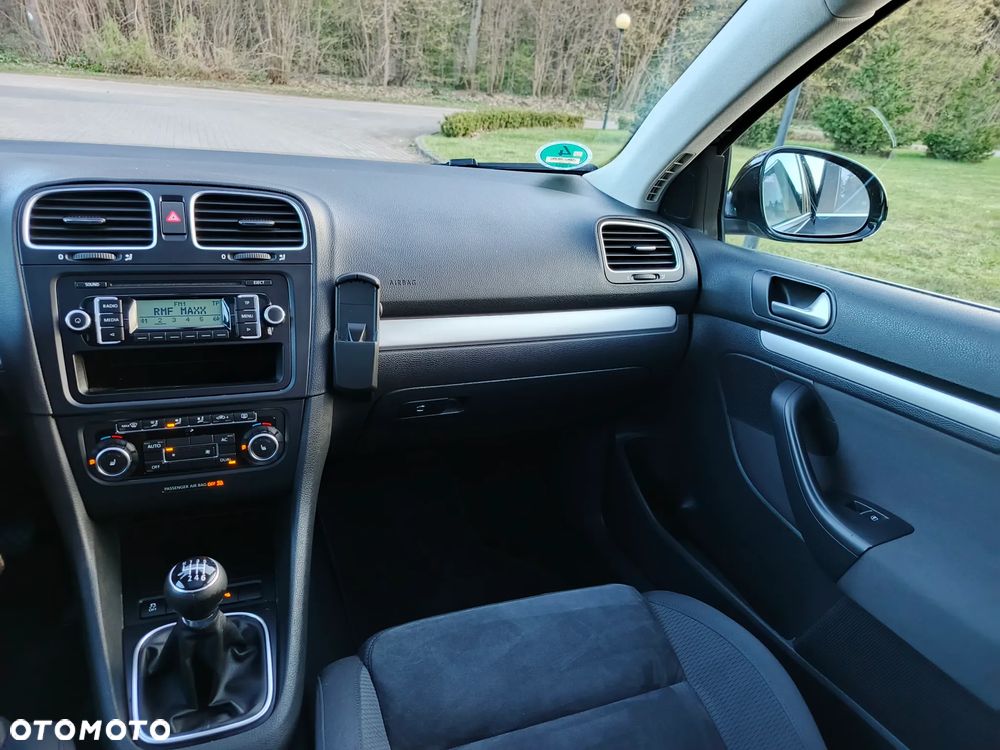 Volkswagen Golf 2.0 TDI DPF Highline - 14