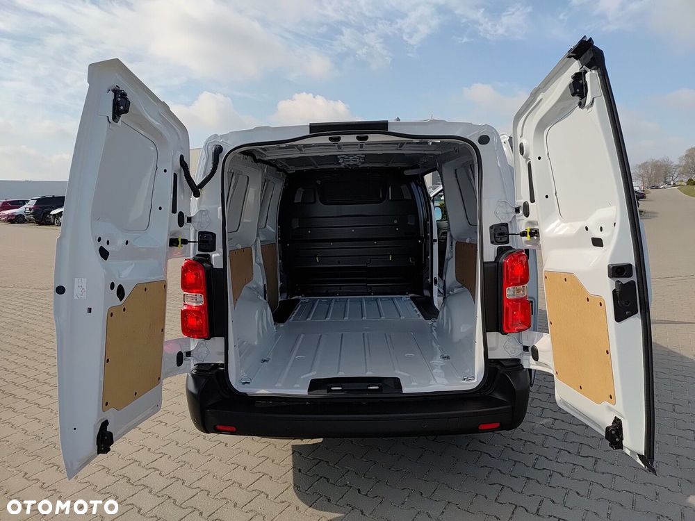Opel Vivaro Vivaro Furgon XL Diesel 2.2 150 KM Manual - 12
