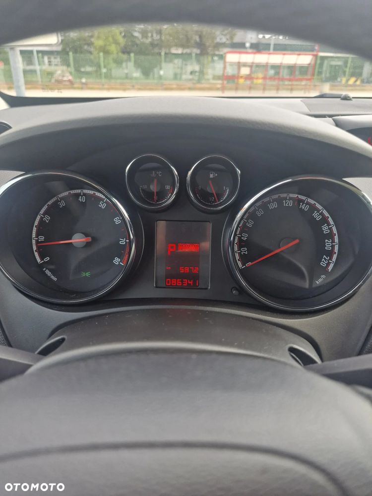 Opel Meriva 1.4 T Cosmo - 14