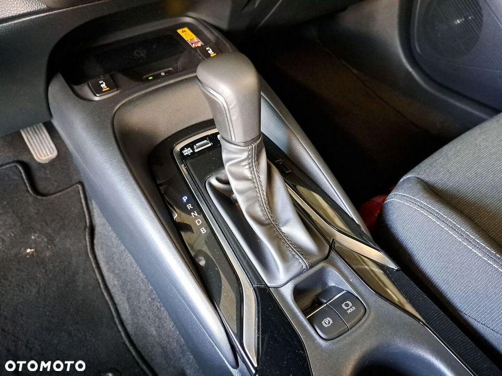 Toyota Corolla 1.8 Hybrid Comfort - 29