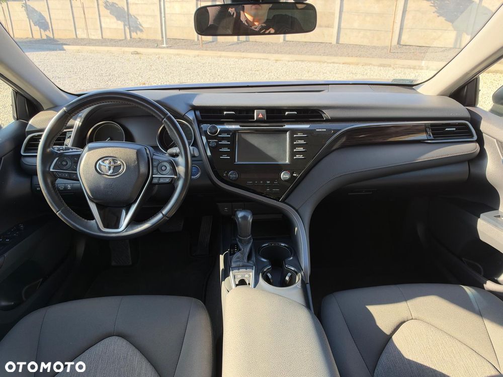 Toyota Camry 2.5 Hybrid Comfort CVT - 20