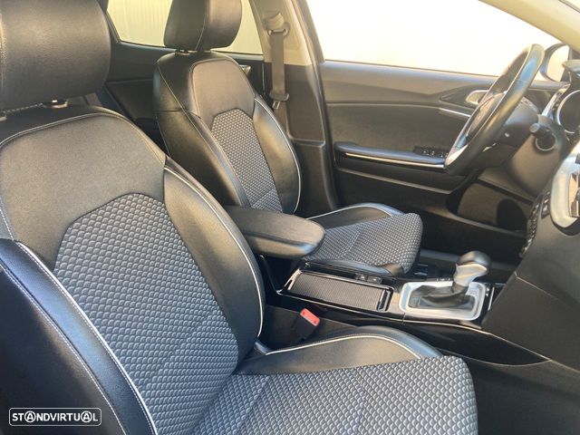 Kia XCeed 1.6 GDi PHEV Tech - 27