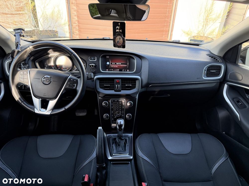Volvo V40 T3 Drive-E Momentum - 10