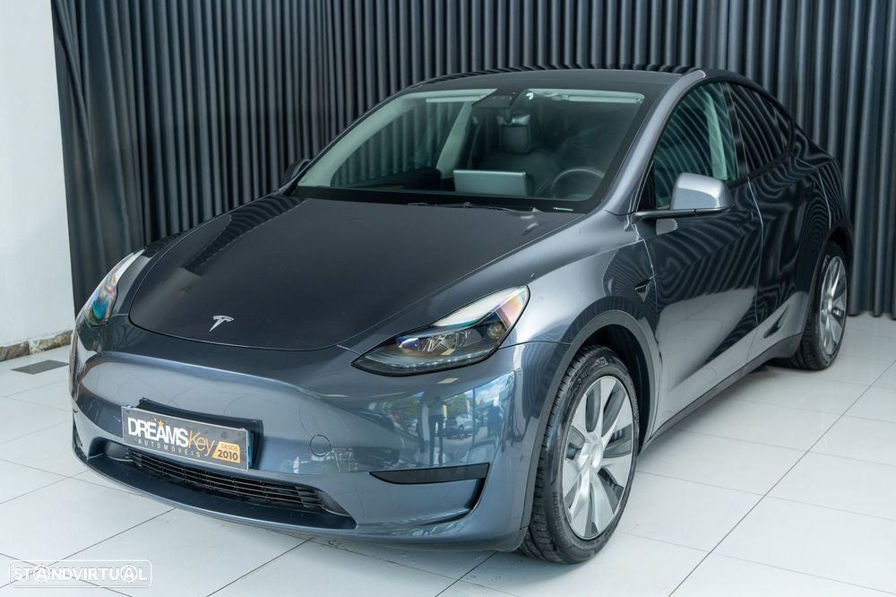 Tesla Model Y Standard RWD - 31