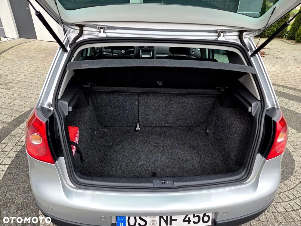 Volkswagen Golf - 32