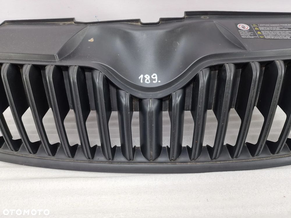 SKODA FABIA II LIFT 10- ATRAPA / GRILL PRZEDNI PRZÓD , NR 5J0853668B , NR AUKCJI GR189 - 4