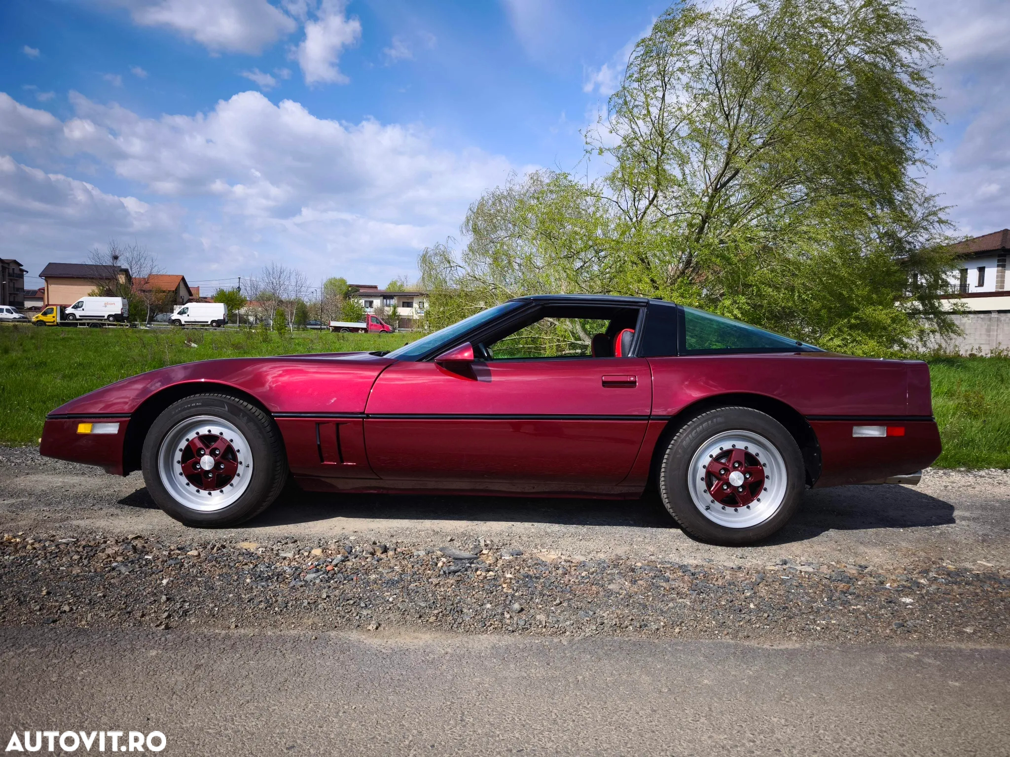 Chevrolet Corvette - 4