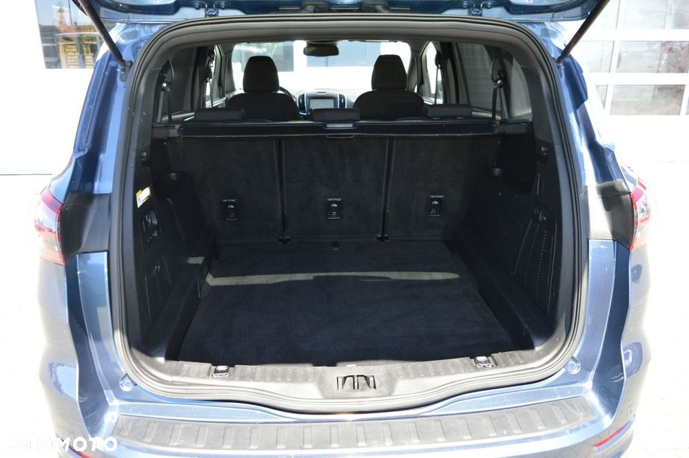 Ford S-Max - 38