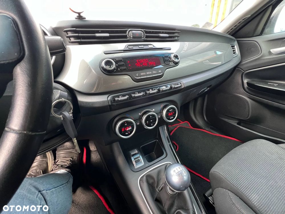Alfa Romeo Giulietta 1.4 TB Distinctive LPG - 16