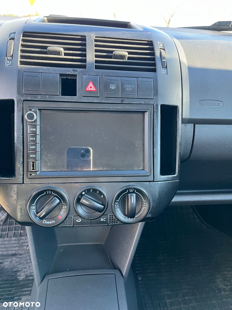 Volkswagen Polo - 11