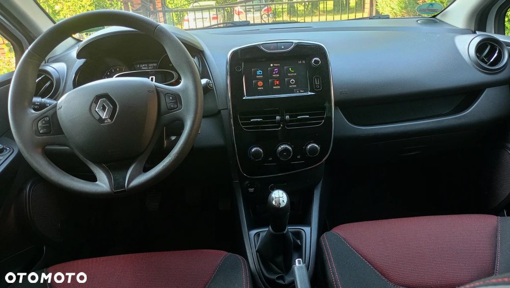 Renault Clio 1.2 16V 75 Life - 11