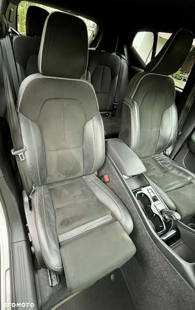 Volvo XC 40 T5 Plug-In Hybrid R-Design - 27