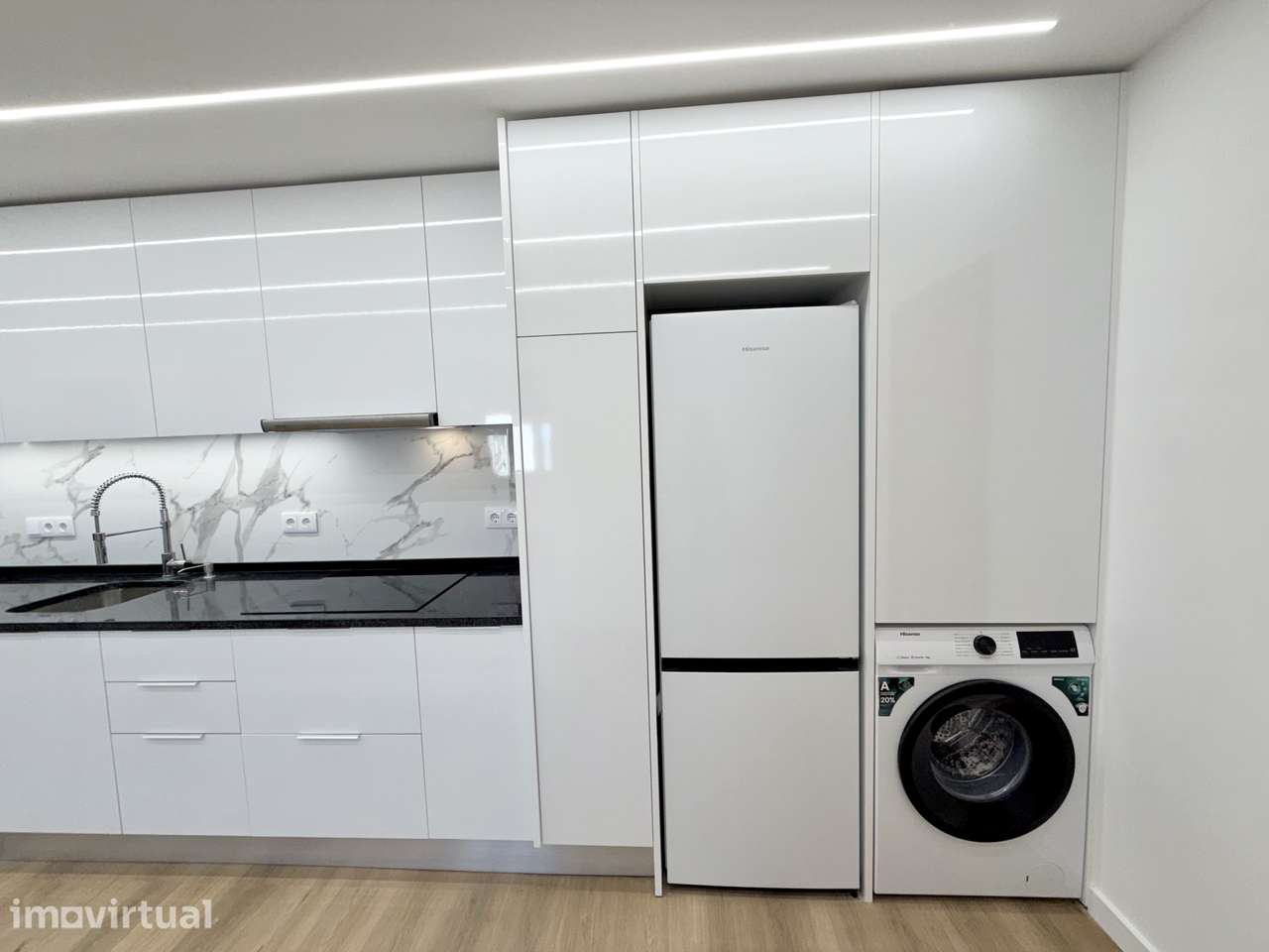 Apartamento T1 transformado em T2, totalmente remodelado com vista mar - Grande imagem: 4/38
