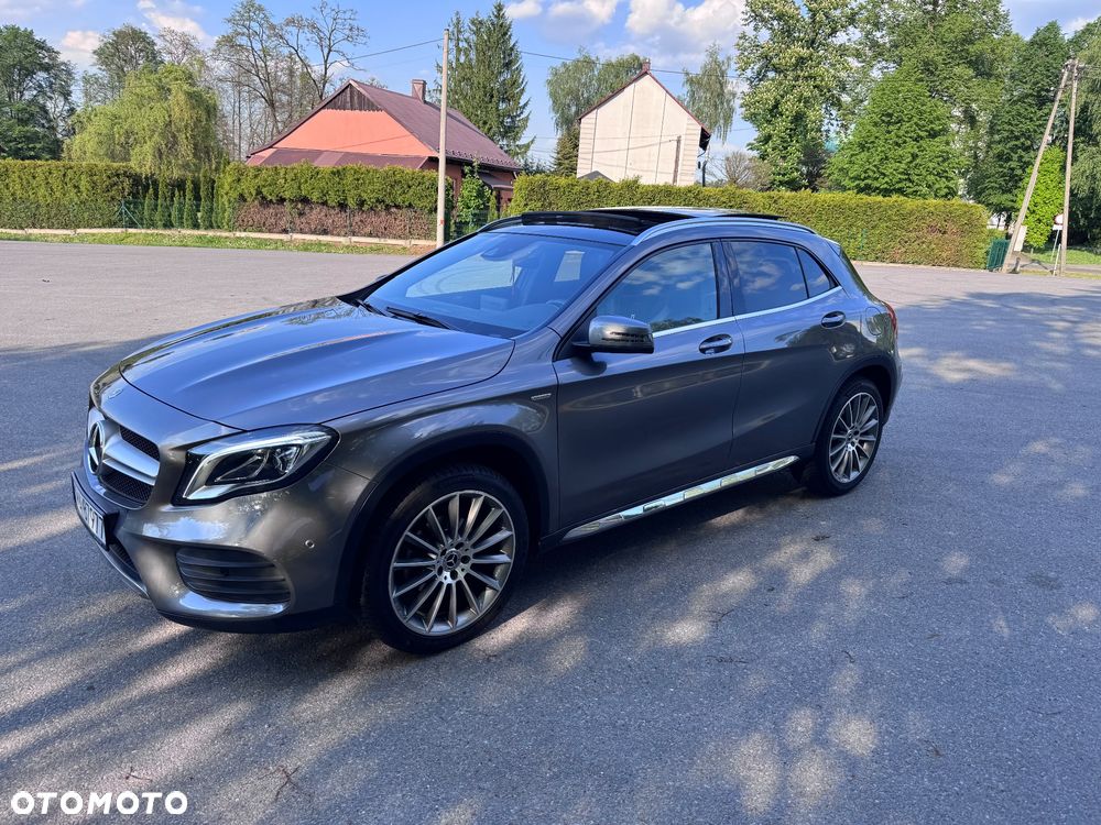 Mercedes-Benz GLA 220 d 7G-DCT AMG Line - 2