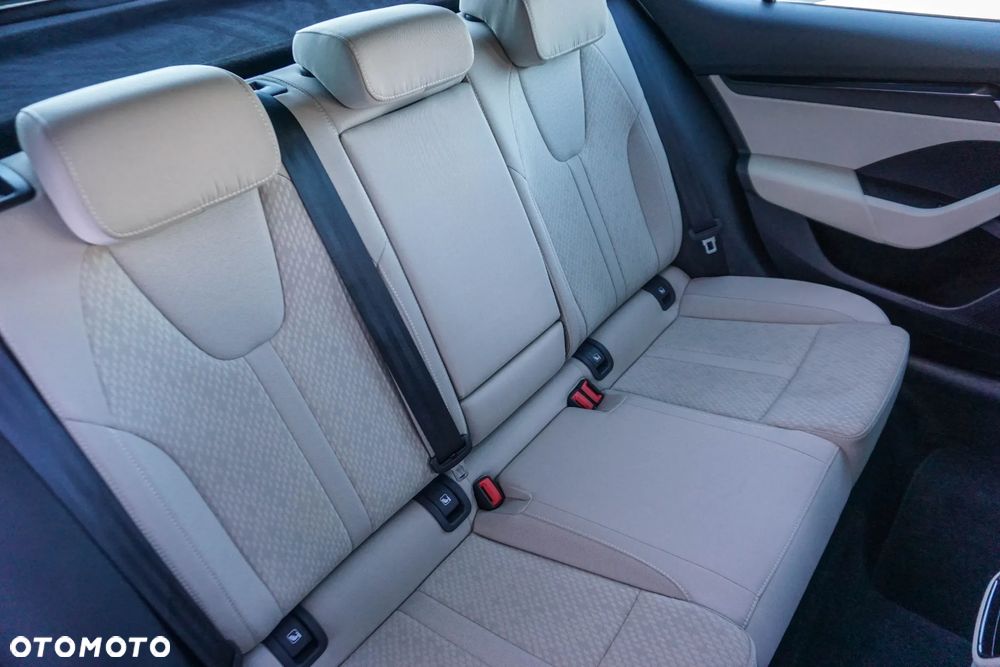 Skoda Octavia 2.0 TDI Style DSG - 36