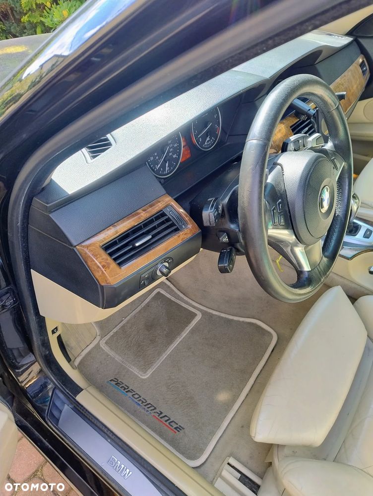BMW Seria 5 535i - 7