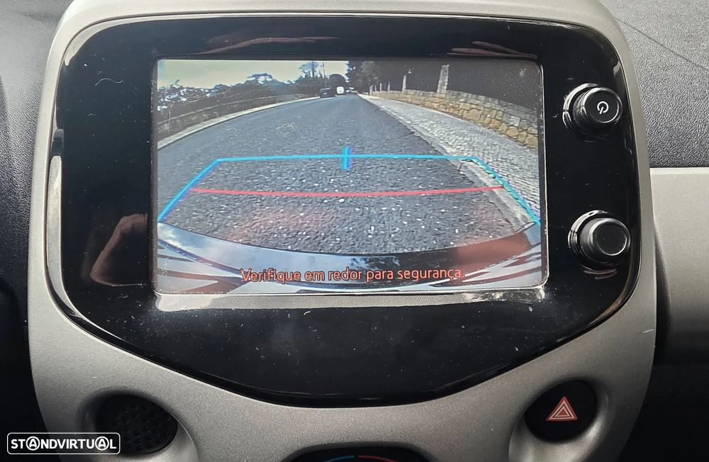 Toyota Aygo 1.0 X-Play Plus - 11