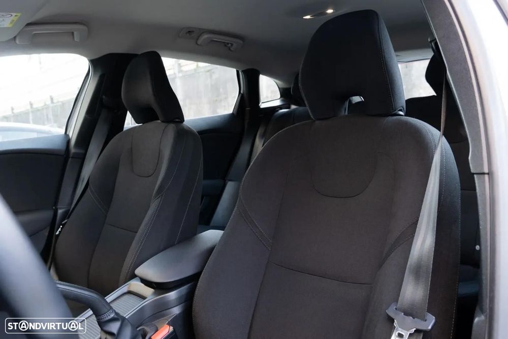 Volvo V40 Cross Country - 9