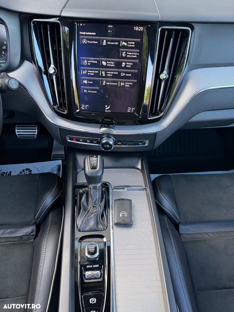Volvo XC 60 D4 AWD Geartronic RDesign - 19