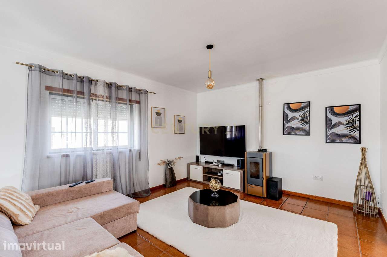 Excelente Moradia T3 , em S. Jorge Porto de Mós! - Grande imagem: 4/44
