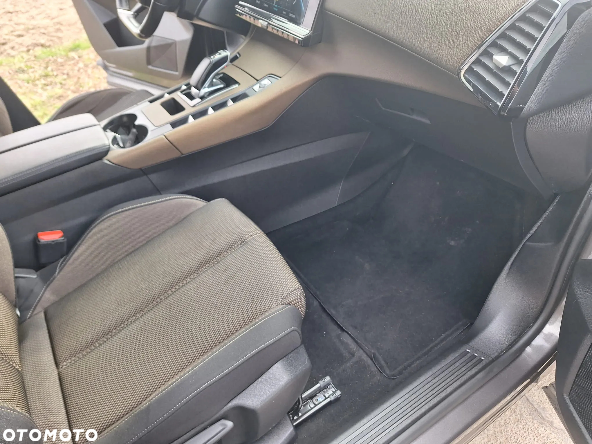 DS Automobiles DS 7 Crossback 1.6 E-Tense 4x4 Grand Chic - 27
