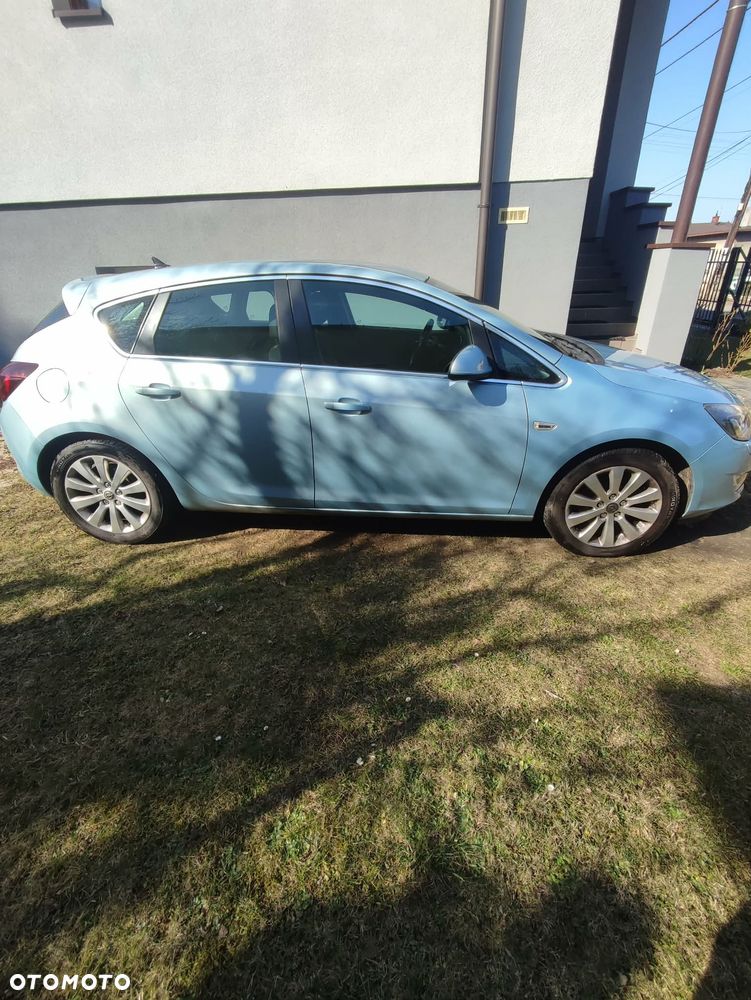 Opel Astra 1.7 CDTI DPF Cosmo - 10