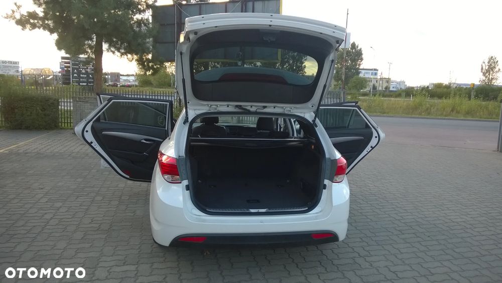 Hyundai i40 Kombi 1.6 Trend - 18