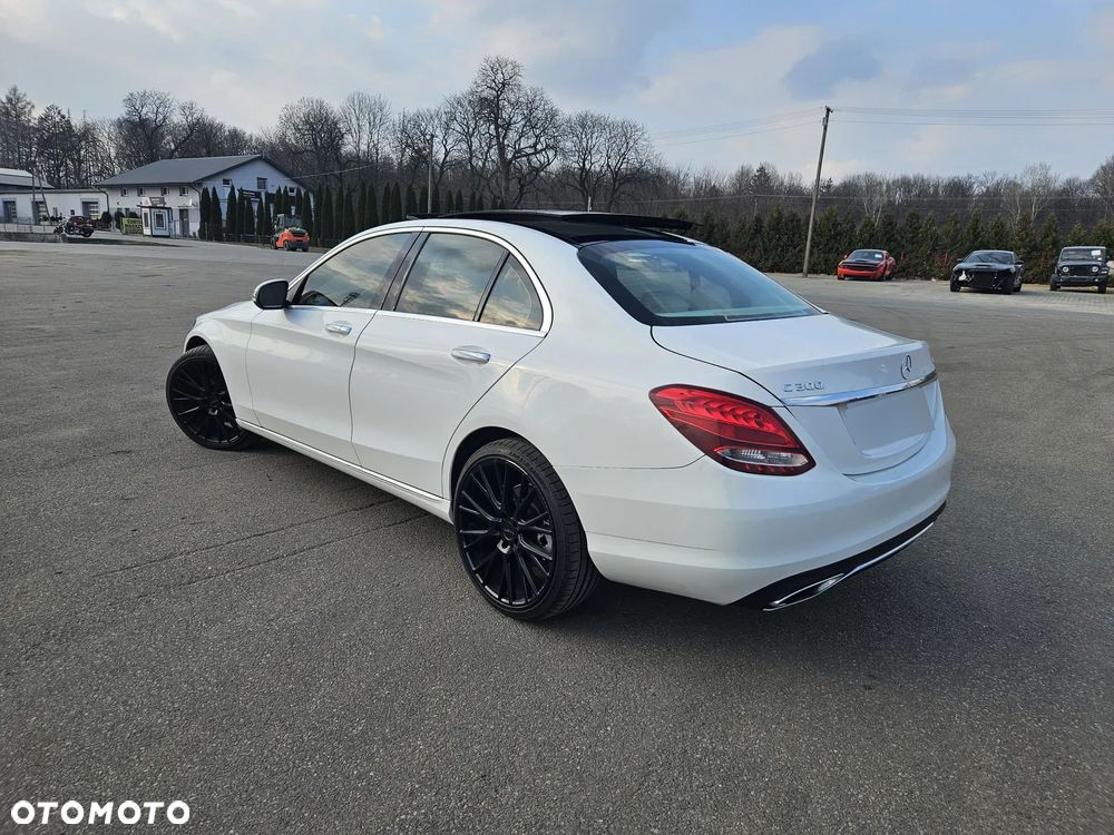Mercedes-Benz Klasa C 300 7G-TRONIC - 3