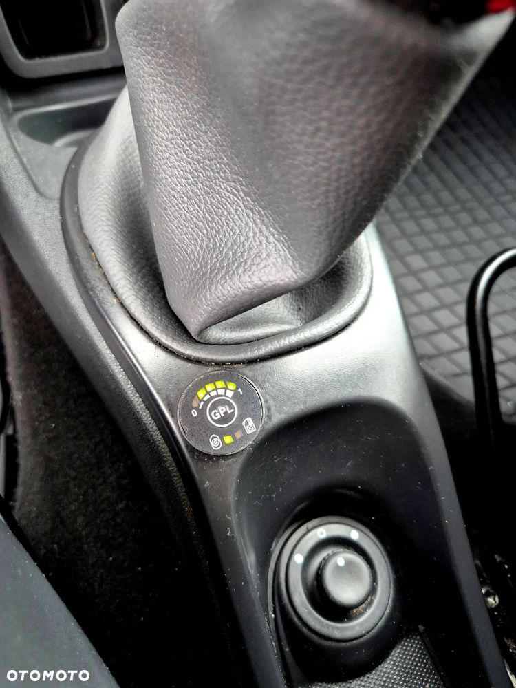 Dacia Duster 1.6 Ambiance - 16