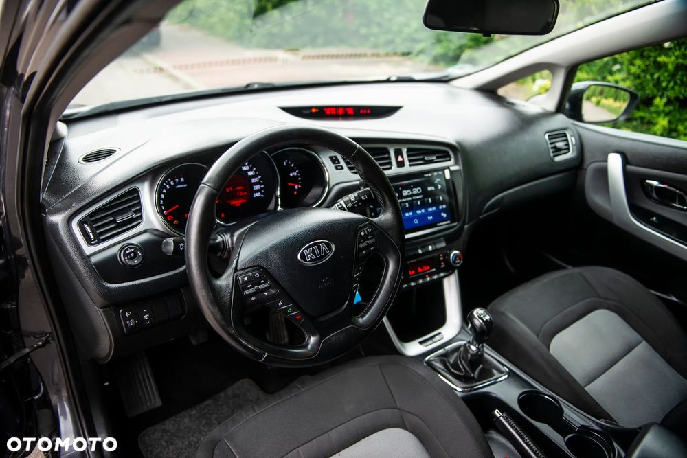 Kia Ceed 1.6 GDI ISG Vision - 19