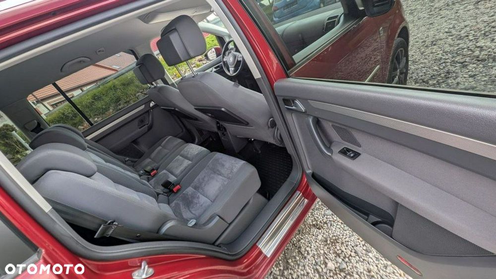 Volkswagen Touran - 4