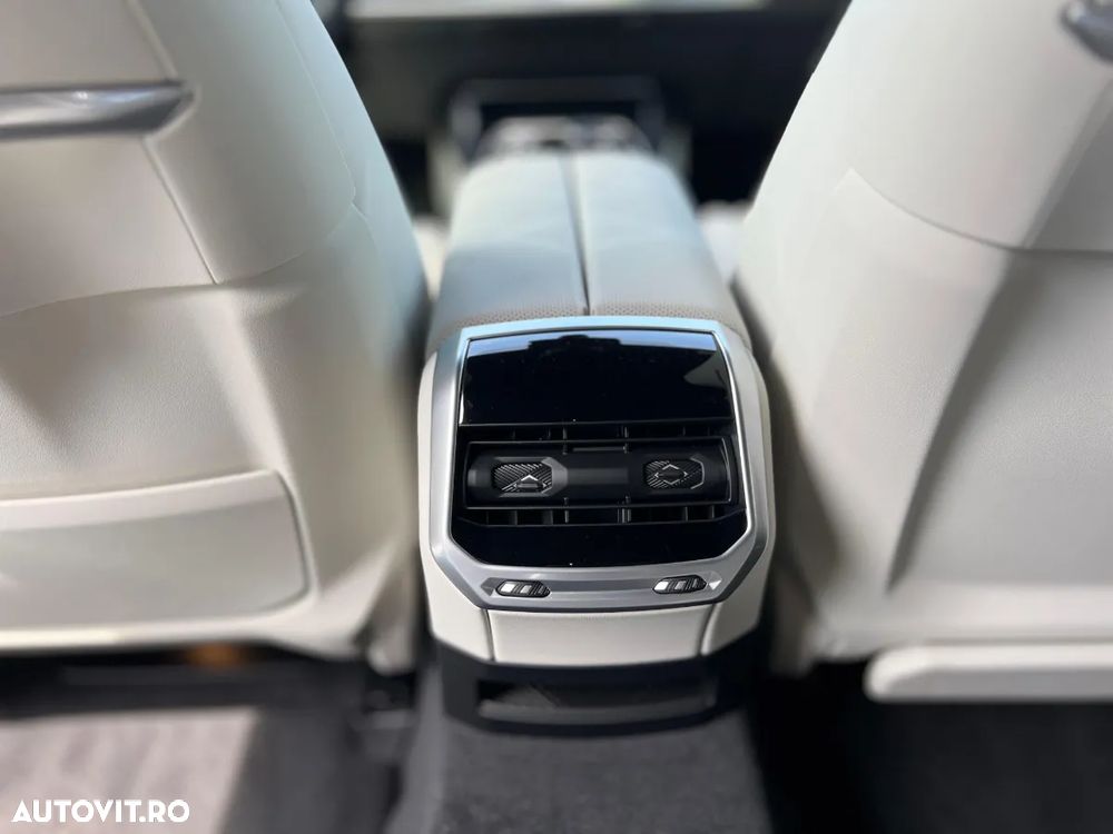 BMW M7 M760e xDrive AT PHEV - 26