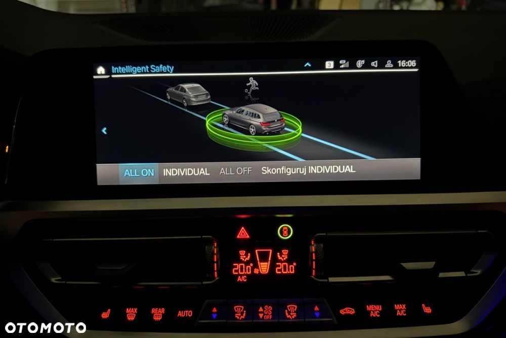 BMW Seria 3 320d Touring M Sport - 40