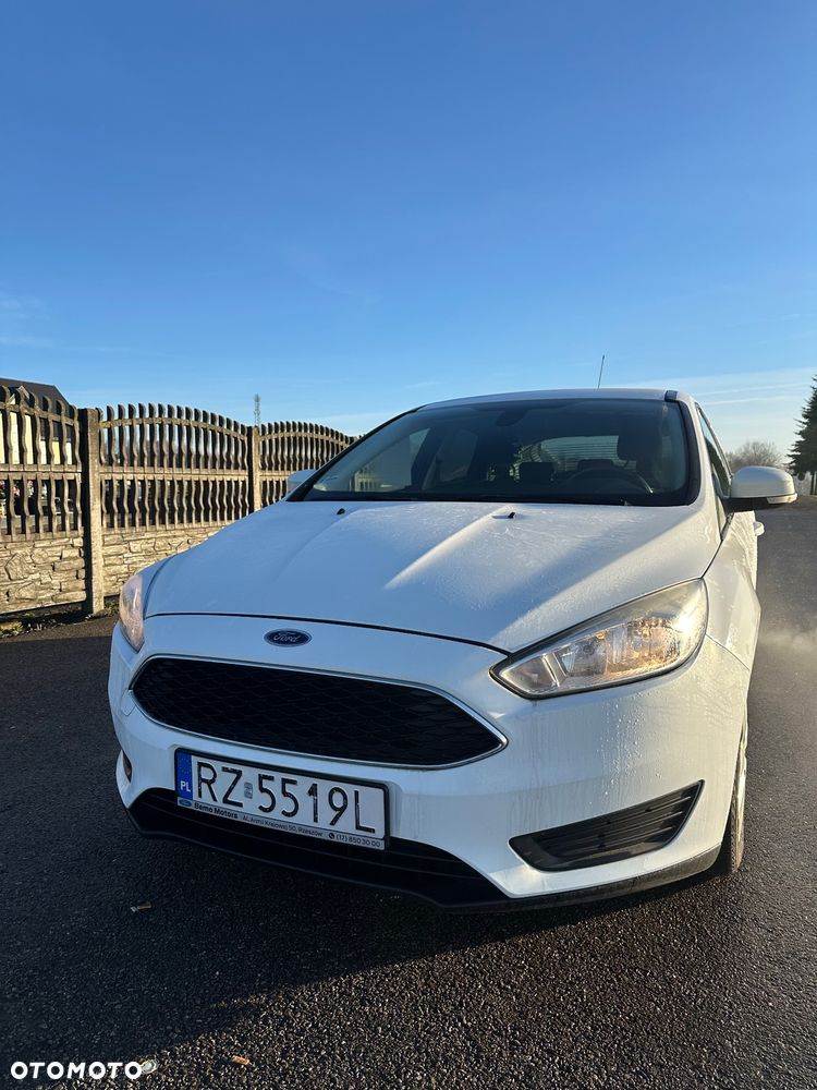 Ford Focus 1.0 EcoBoost Ambiente - 2